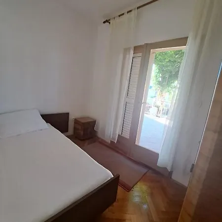 Apartment Apartman Grebastica